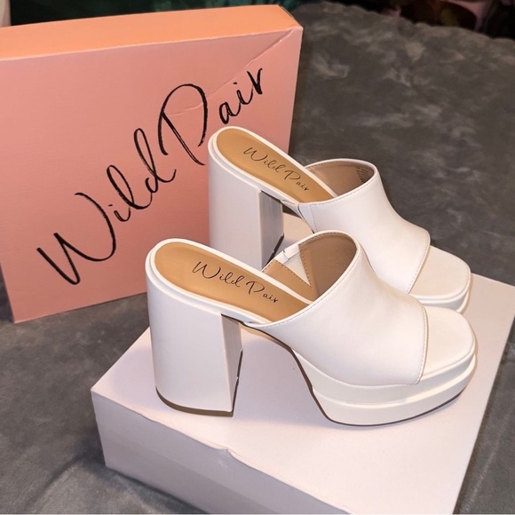 Wild Pair White Platform Mules - Picture 1 of 9